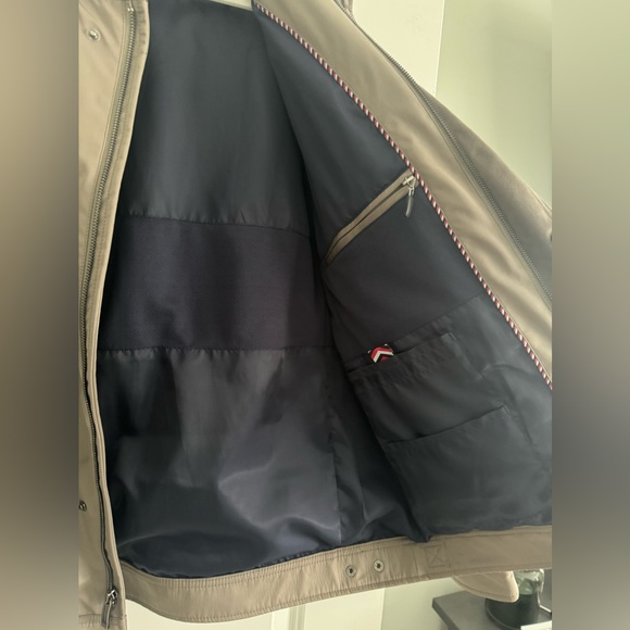 Johnston & Murphy XC 4 Men’s Jacket, size XL in taupe - Picture 3 of 4